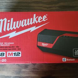 Milwaukee

M18/M12 Lithium-Ion Cordless Wireless Jobsite Speaker

