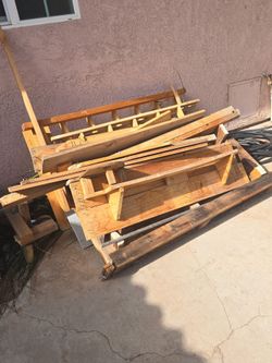 Free wood come pick it up