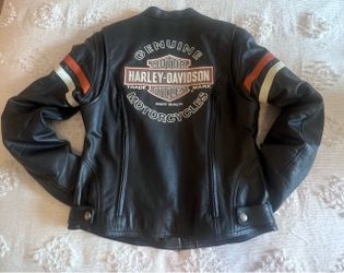 Harley-Davidson Women’s Medium Genuine Leather Motorcycle Jacket + Matching Hoodie