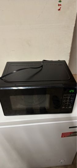 Black Countertop Microwave Oven
