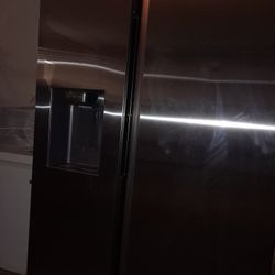 Samsung Double  Door Ice and Water Dispenser 