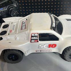 Team Associated SC10-4