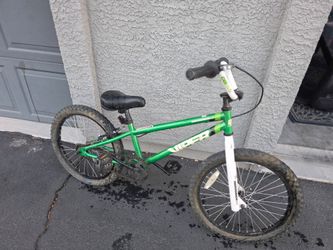 Diamondback Viper BMX Bike Green used great condition