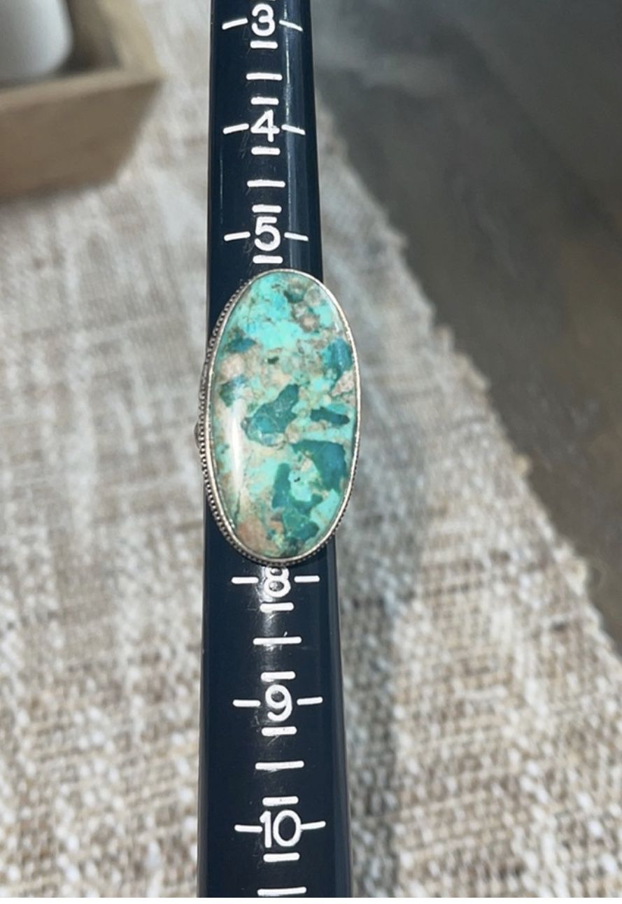 Gorgeous silver turquoise stone ring sterling silver stamper size 6 inside however please see ring size for true size size 7 very old and unique!state