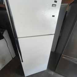 Top Freezer Refrigerator 