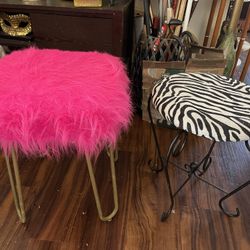 Stools (Banquitos)