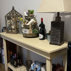 Entry Or Buffet Style Table
