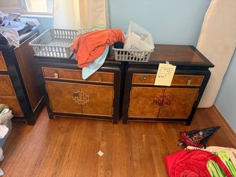 Bedroom dressers set