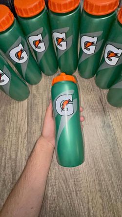 gatorade water bottles