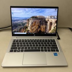 HP Probook 430 G8 i5-1135G7, 256 GB SSD. 8 GB Ram, Win 10