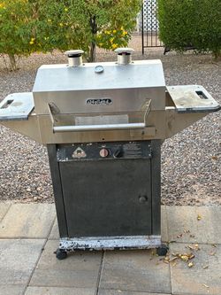 Holland Propane Gas Grill on Wheels