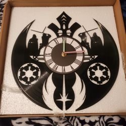 Star Wars Heroes Vs Villans Clock 12"