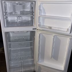 Insignia Refrigerator 