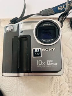 Sony Digital Mavica MVC-FD7 Camera