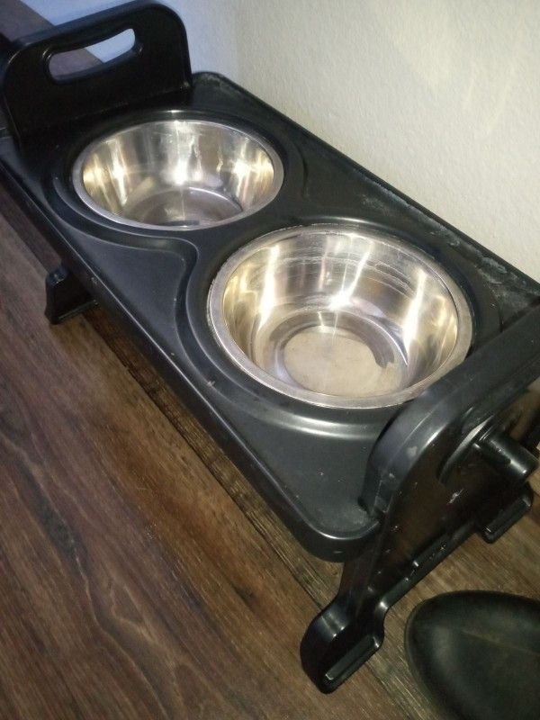 Pet Feeder - Adjustable Height