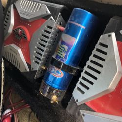 Car Amp  capacitor Still In Car 