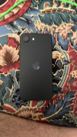 iPhone 16e