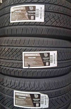 305/40/22 Set Of Tires