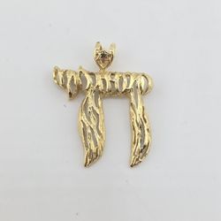 14k gold chai pendant