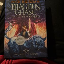 Magnus Chase and the Gods of Asgard + Norse Gods Guide (Rick Riordan)