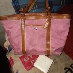 Coach Bag Tan And Pink Leather Large Purse Like New Great Condition Only Used Very Lightly !!!
