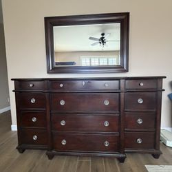 6 Piece King Bedroom Set 