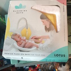 Blooming Baby Bath
