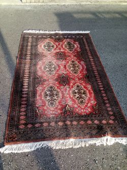 Hand made Pakistan area rug/carpet