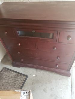Dresser 
