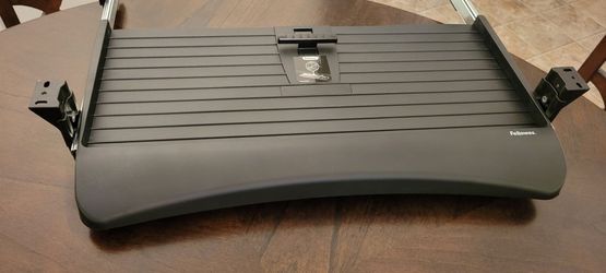 Fellowes Office Suites Underdesk Keyboard Tray