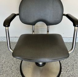 Salon chair