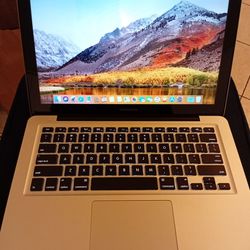 MacBook pro 500gb Ram 4gb i5 everything works $60 firm