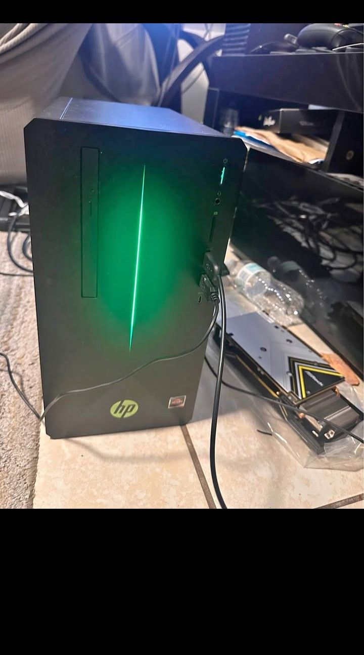 Powerful Affordable Ryzen 5 2400G Gaming PC