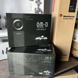 NEW Olympus OM-D EM-10 Mark IV camera kit with lens