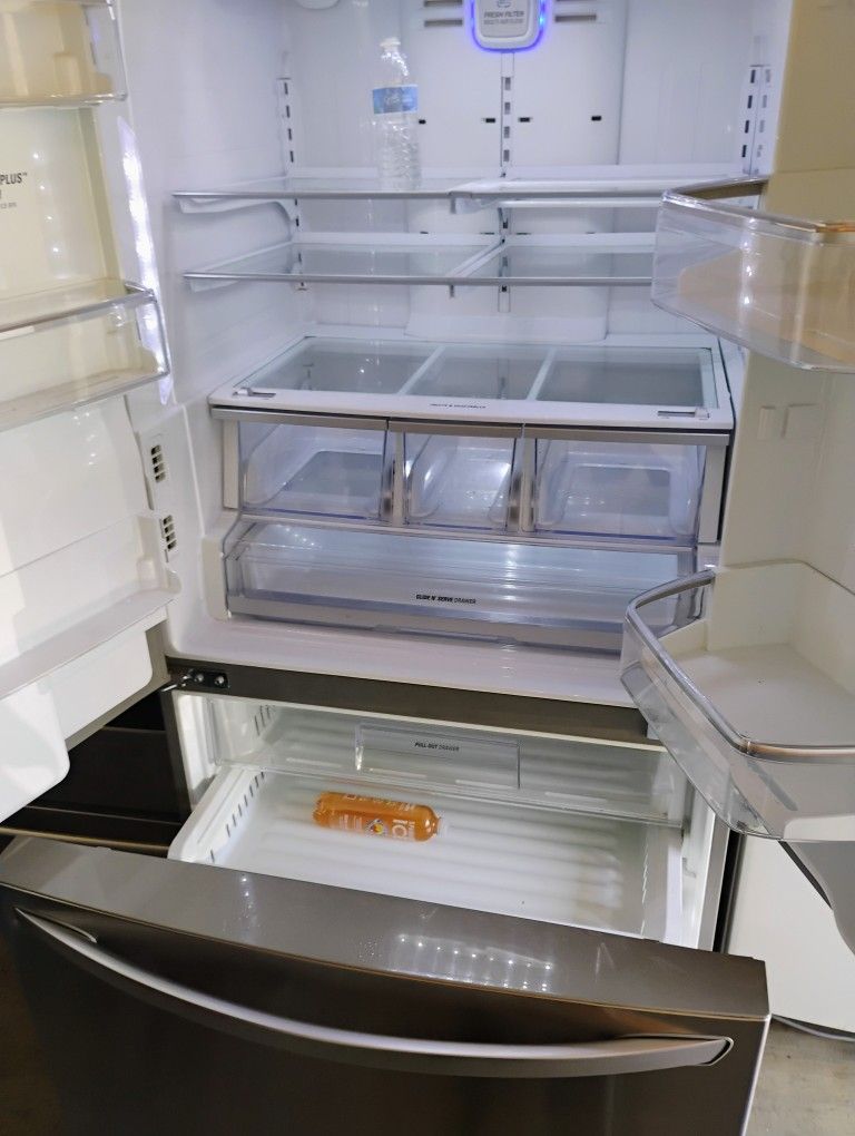 LG STAINLESS STEEL FRENCH DOOR WITH ICE DISPENSER