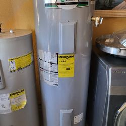 Electric Water Heater 50 Gal In Good Condition And Warranty Works Great 19th Ave And Baseline 