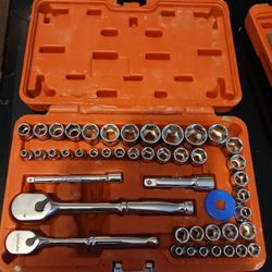 EP Auto 47 Piece 1/4 And 3/8 Inch Socket Set