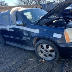 Parts 2007 GMC Yukon For Parts Only 