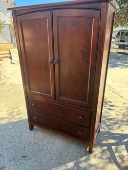 BEAUTIFUL TV ARMOIRE GREAT WOOD