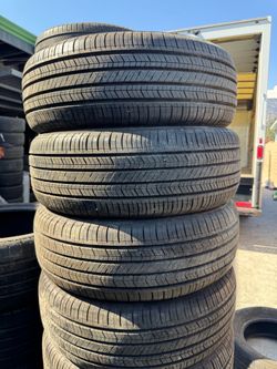 215/60r16 Kuhmo tires en excelentes conditiones de vida las 4