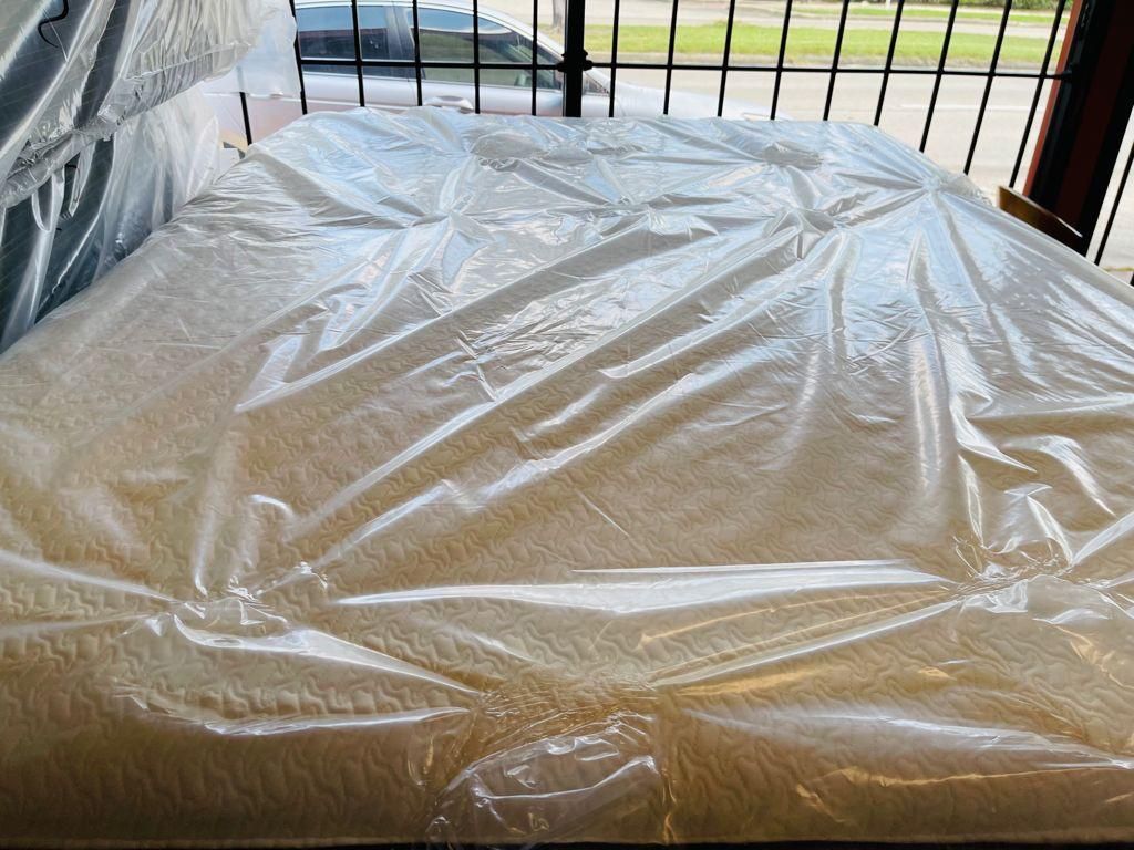 Queen Beautyrest Hybrid Mattress Set