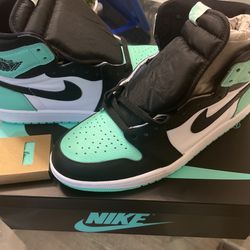 Nike 1s