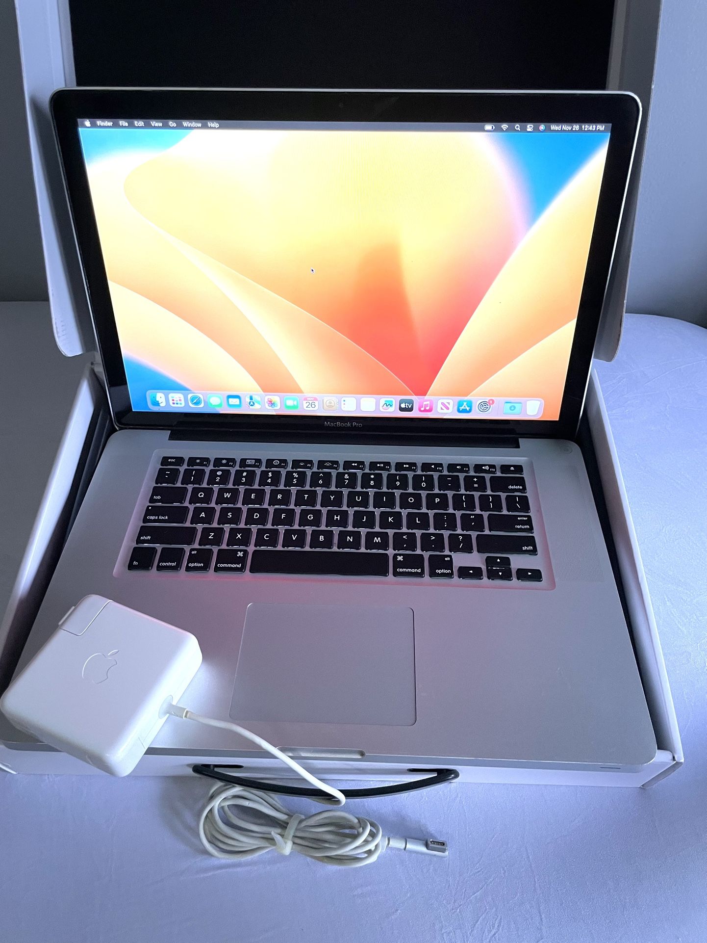Apple Macbook Pro 15” Laptop i7 8GB RAM 320GB HD -