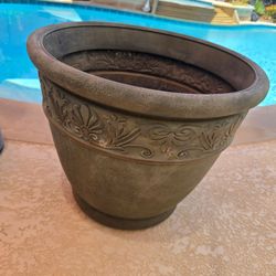 16h 19w Plastic Flower Pot Planter