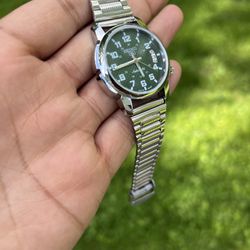 SEIKO 5 DAY DATE AUTOMATIC GREEN COLOR DIAL NUMERIC FIGURE JAPAN vintage watch