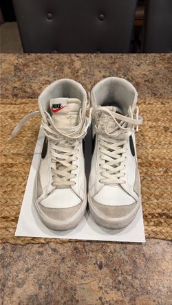 Nike Blazer Mid ’77 Youth Size 6.5Y
