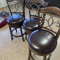3 Stools 