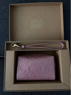 Coach boxed essential mini patent signature cosmetic pouch