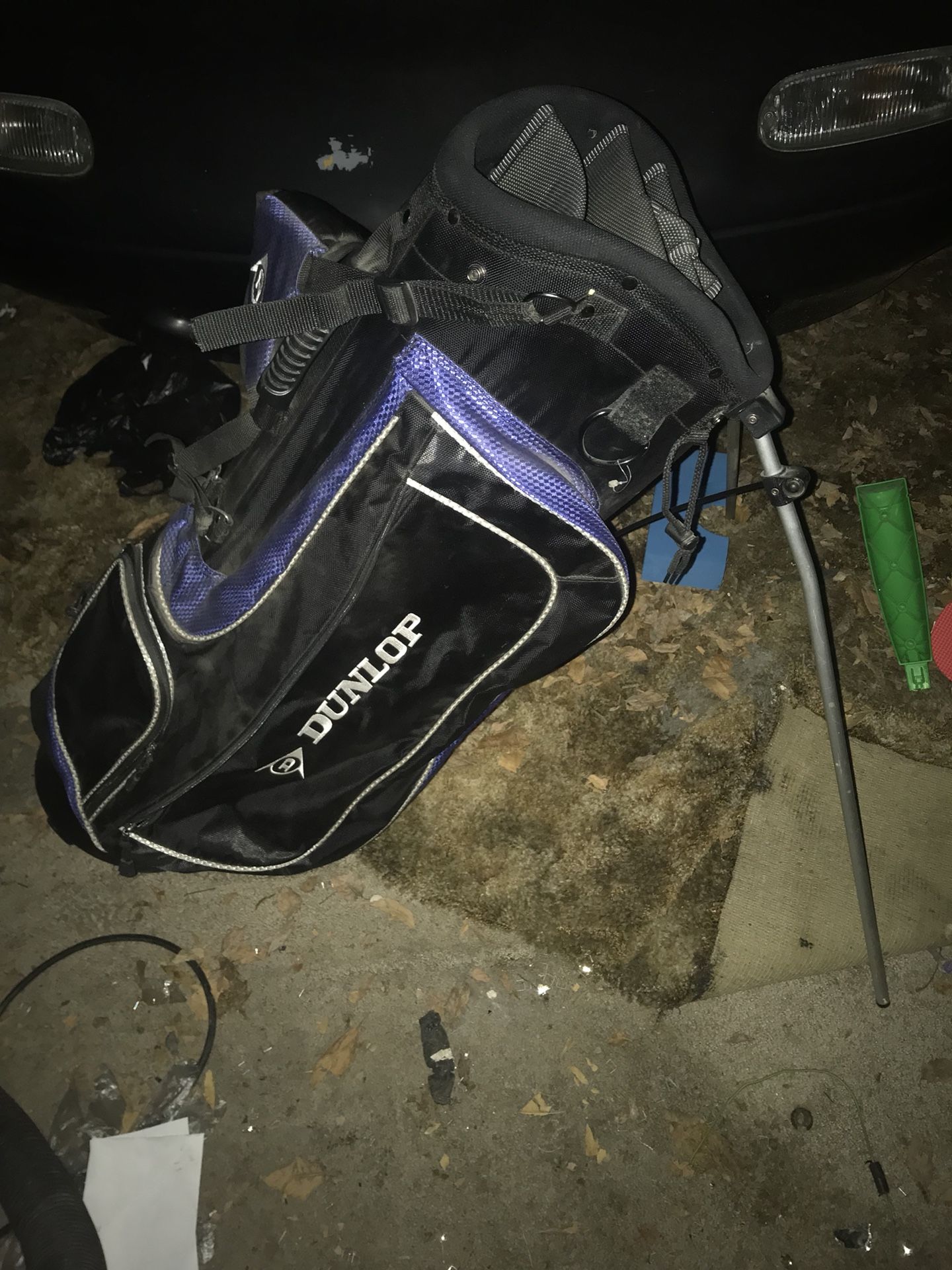 Like new 4 pocket Dunlop golf bag