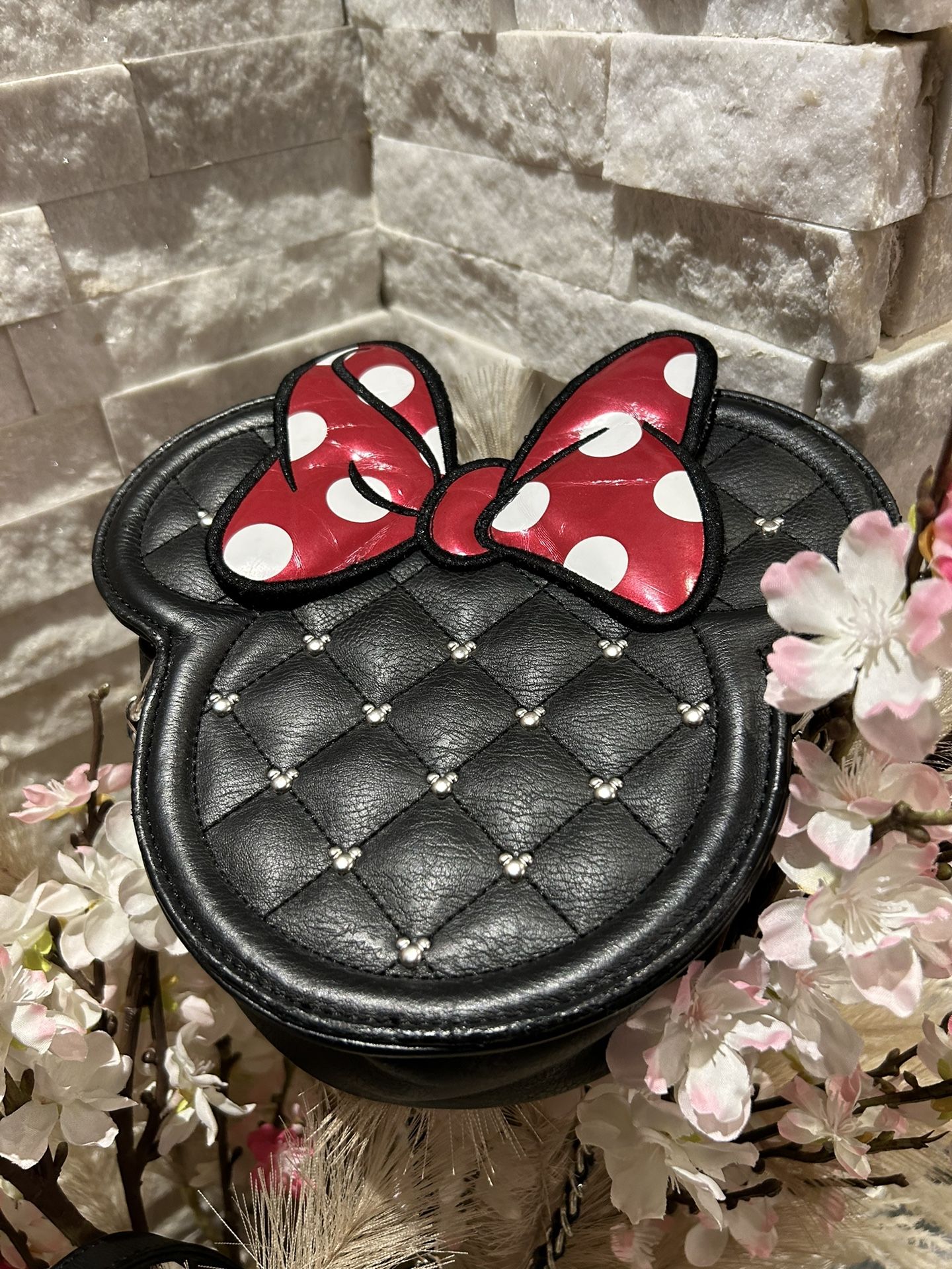 Disney LOUNGEFLY ‘s Adorable Minnie Mouse Bag /Purse for the Young And The Young at heart